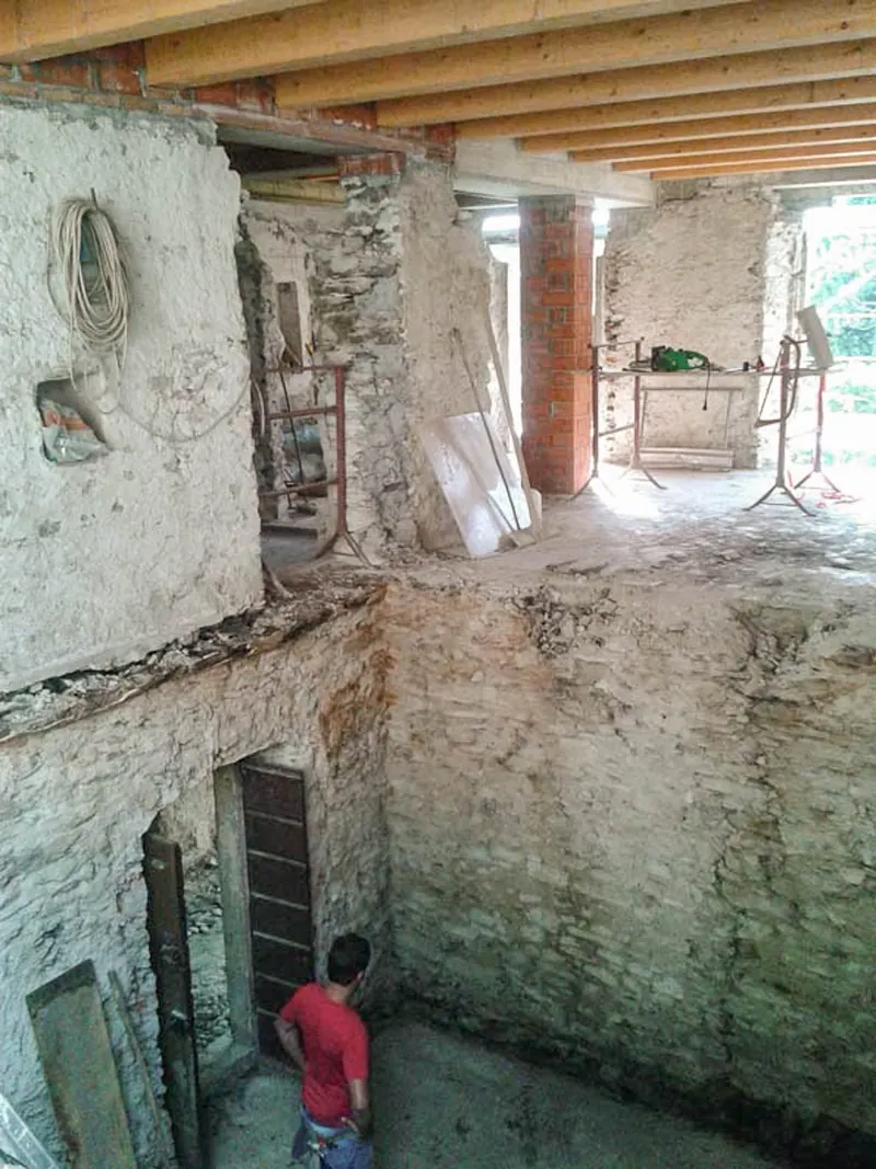 Casa Ludwig during reconstruction, stone walls