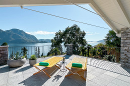Terrasse mit Blick auf den Lago Maggiore